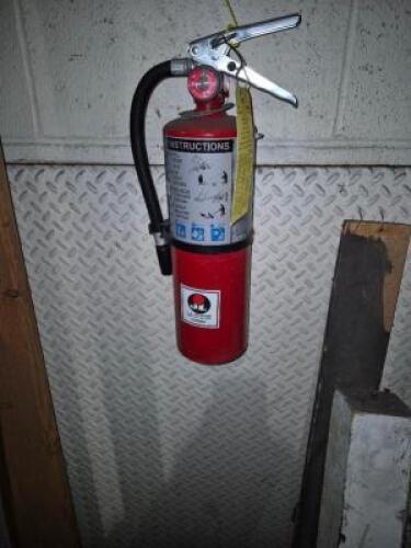 1 - Fire extinguisher #894