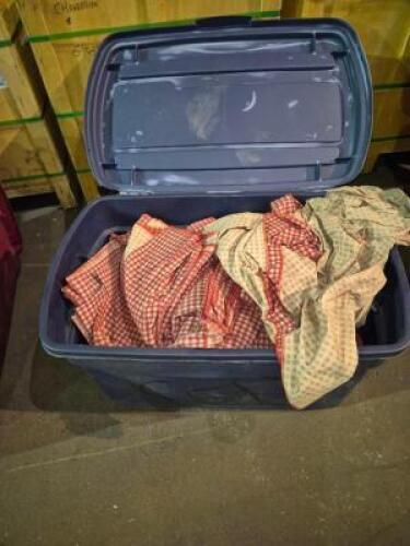 1 - tote full of Red/White Checker table linen #938