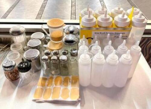 (1) LOT OF ASSORTED PLASTIC SQUEEZE BOTTLES, GLASS SHAKERS