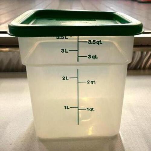 (4) 3.5 QT PLASTIC CONTAINERS W// LIDS