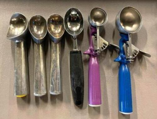 (6) STAINLESS SCOOPS