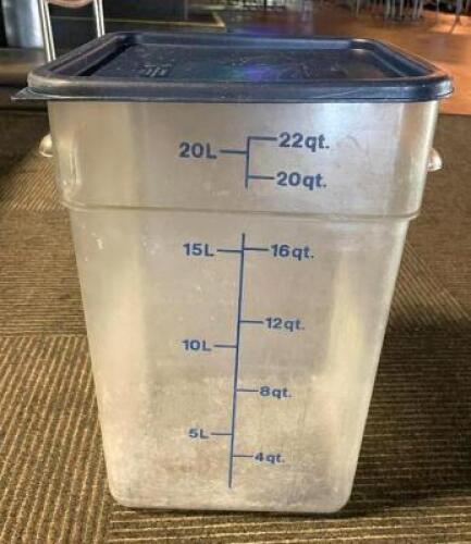 (4) 22 QT PLASTIC CONTAINERS W/ LIDS