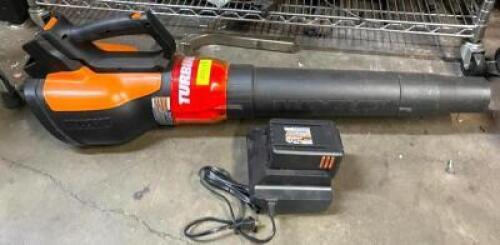 WORKX PORTABLE LEAF BLOWER W/ CHARGER AND BATTERY