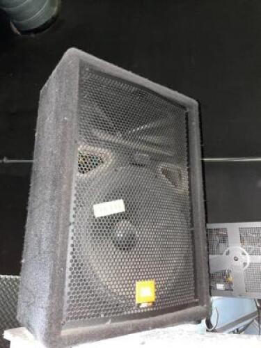 (4) JBL JRX 100 SPEAKERS
