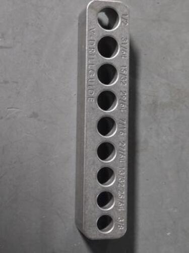 DESCRIPTION: (1) PERPENDICULAR ALIGNMENT TOOL FOR STANDARD DRILL BITS BRAND/MODEL: BIG GATOR TOOLS STD2000DGNP QTY: 1