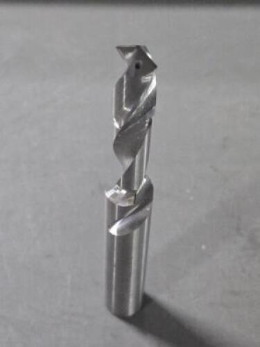 DESCRIPTION: (1) REMANUFATURED CARBIDE COOLANT THRU DRILL BIT BRAND/MODEL: JEWELL TOOL QTY: 1