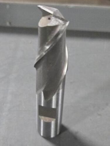 DESCRIPTION: (4) COBALT SQ END MILLS BRAND/MODEL: VC 01881442 SIZE: 11/16" DIA 1-5/16" LOC RETAIL$: $333.64 QTY: 4