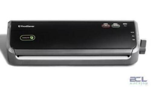 VACUUM SEALER WITH LARGE AMOUNT OF ROLLS AND BAGS