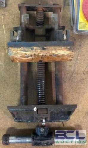 TABLE MOUNTED VICE