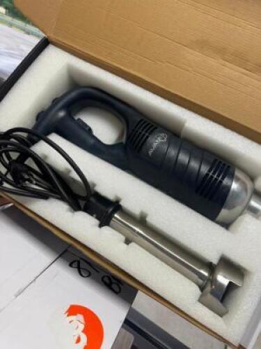 MEDIUM DUTY VARIABLE SPEED IMMERSION BLENDER