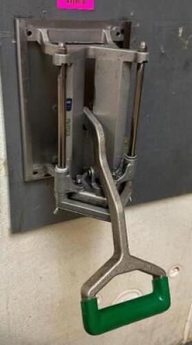 WALL MOUNT FRY SLICER