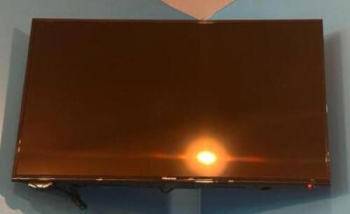 40" LED 4K SMART TV WITH ROKU ATTACHMENT AND WALL MOUNT