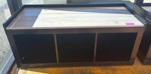 LAUNDRY BENCH
