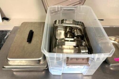 CHAFING DISH WITH ADDITIONAL FRAMES AND PIECES