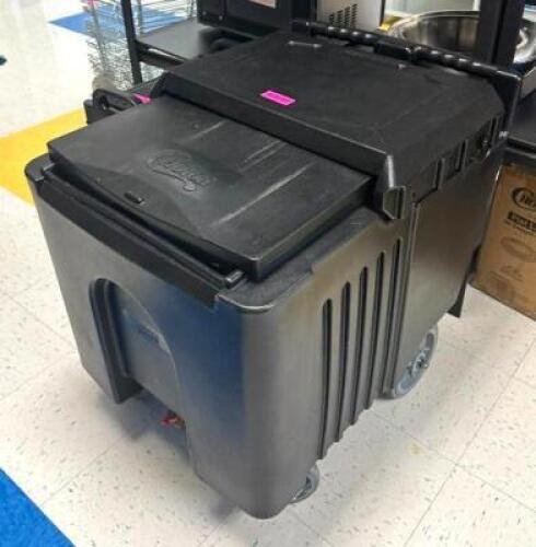 INSULATED ICE BIN ON CASTERS
