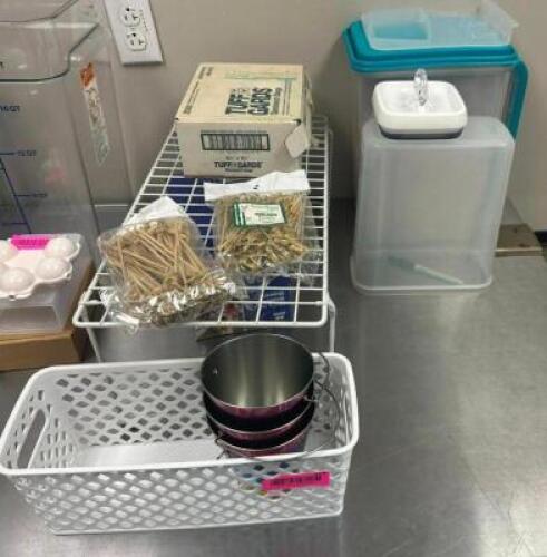 ASSORTED SMALLWARES AND CONTAINERS
