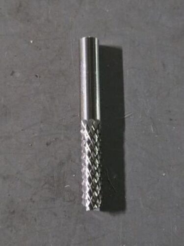 DESCRIPTION: (1) SOLID CARBIDE DIDAMOND PATTERN ROUTER BIT BRAND/MODEL: ACCUPRO 71176663 SIZE: 5/16" DIA 1" LOC ` RETAIL$: $56.12 QTY: 1