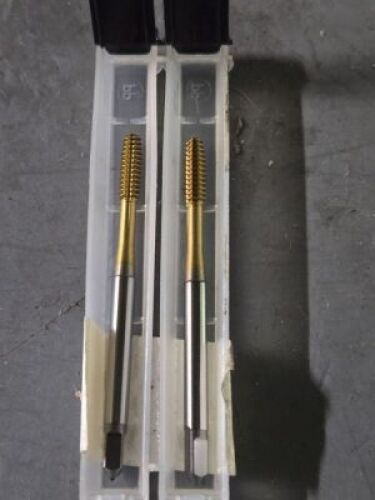 DESCRIPTION: (2) COBALT THREAD FORMING TAPS BRAND/MODEL: OSG 1400111305 SIZE: 6-32 UNC RETAIL$: $36.90 QTY: 2