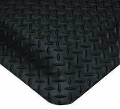 DESCRIPTION: (1) DIAMOND PLATE RUNNER MAT BRAND/MODEL: WEARWELL #44GU59 SIZE: 2X4FT RETAIL$: $295.00 EA QTY: 1