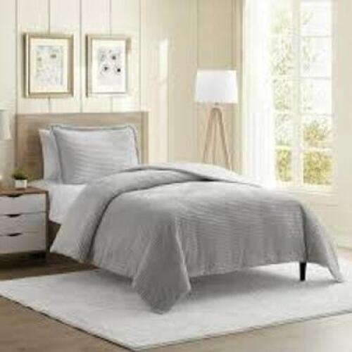 DESCRIPTION: (2) DUVET COVER SET BRAND/MODEL: NESTLE INFORMATION: GRAY SIZE: FULL RETAIL$: $24.99 EA QTY: 2