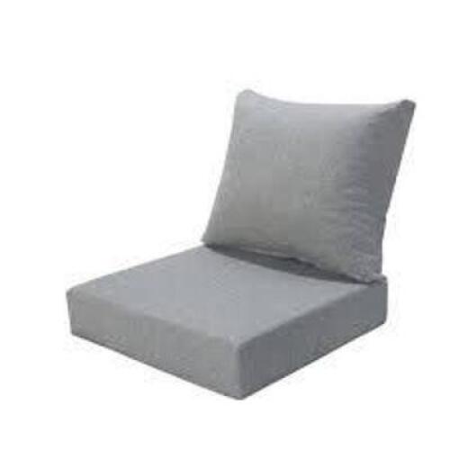DESCRIPTION: (3) PREMIUM DEEP SEAT CUSHION SET BRAND/MODEL: BETTER HOMES AND GARDENS INFORMATION: 1 SEAT CUSHION PILLOW BACK + REMOVABLE COVERS SIZE:
