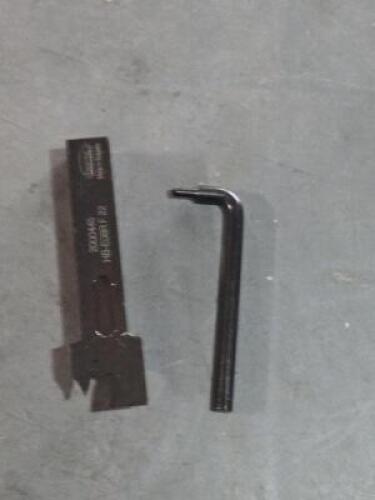 DESCRIPTION: (1) CUT-OFF TOOLHOLDER BRAND/MODEL: HERTEL 2000445 SIZE: 1"SQ SH RETAIL$: $89.78 QTY: 1