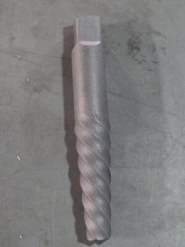 DESCRIPTION: (4) SPIRAL FLUTE SCREW EXTRACTORS BRAND/MODEL: CHICAGO LATROBE 1U224 SIZE: #5 RETAIL$: $36.06 QTY: 4