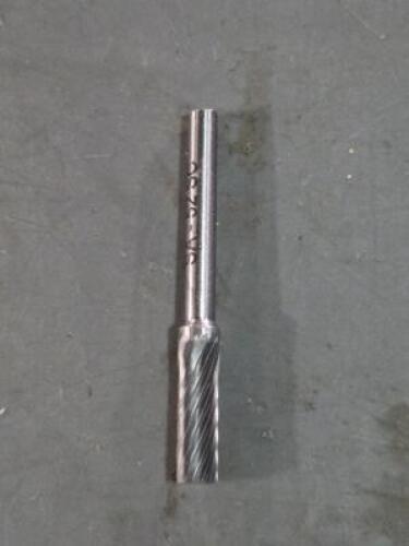 DESCRIPTION: (4) CARBIDE CYLINDER BUR BRAND/MODEL: WESTWARD 19D645 SIZE: 1/2"" DIA RETAIL$: $72.65 QTY: 4