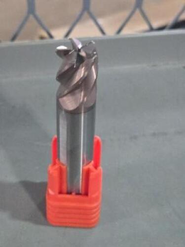DESCRIPTION: (1) 5 FLUTE CARBIDE END MILL BRAND/MODEL: FULLERTON 37656 SIZE: 5/8" DIA RETAIL$: $161.99 QTY: 1