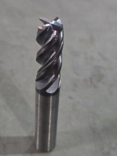DESCRIPTION: (1) SOLID CARBIDE SQ END MILL BRAND/MODEL: WIDIA 5576514 SIZE: 3/8" DIA 7/8" LOC RETAIL$: $70.45 QTY: 1