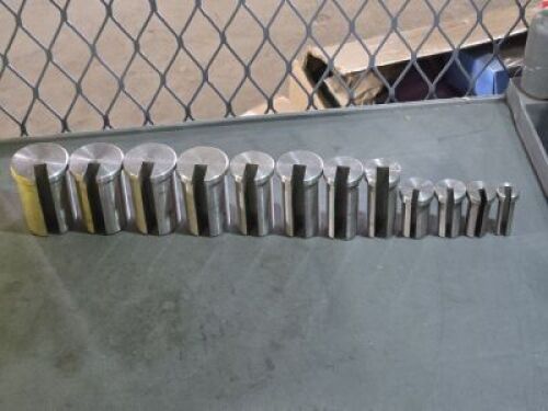 DESCRIPTION: (12) vARIOUS KEYWAY BUSHINGS QTY: 12