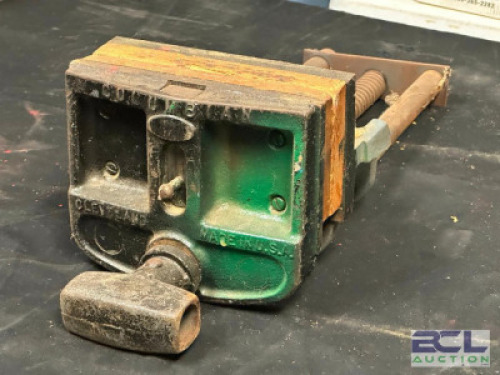 HEAVY DUTY TABLE MOUNTED VICE