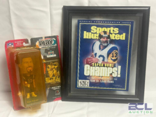 FRAMED SPORTS ILLUSTRATED - 1999 GSOT SUPER BOWL CHAMPS KURT WARNER WITH PLAY MAKERS BOBBLEHEAD