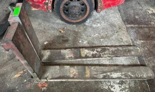 (1) SET OF HEAVY DUTY 36" FORKS.
