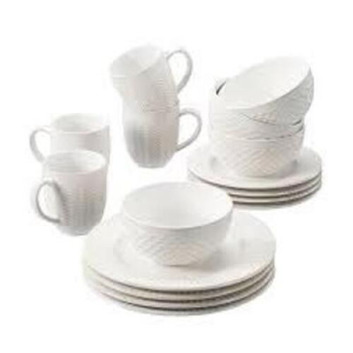 DESCRIPTION: (1) MODERN FARMHOUSE DINNERWARE SET BRAND/MODEL: BETTER HOMES AND GARDEN RETAIL$: $50.00 SIZE: 16 PIECE QTY: 1