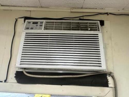 GE SMALL ROOM WINDOW UNIT AIR CONDITIONER