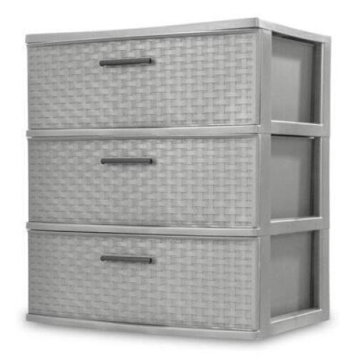 DESCRIPTION: (1) 3 DRAWER DRESSER BRAND/MODEL: STERILITE INFORMATION: WHITE RETAIL$: $30.00 SIZE: 15.88 X 21.88 X 24.00 QTY: 1