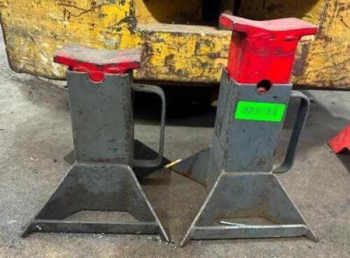 (2) AUTO JACKS
