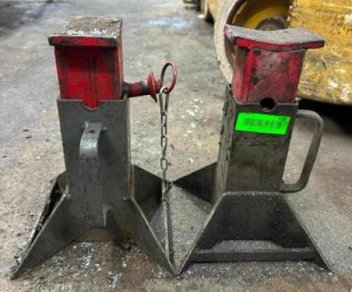 (2) AUTO JACKS
