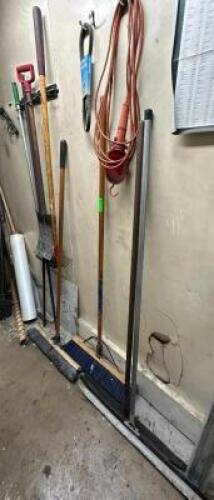 ASSORTED CLEANING SUPPLIES AND YARD TOOLS