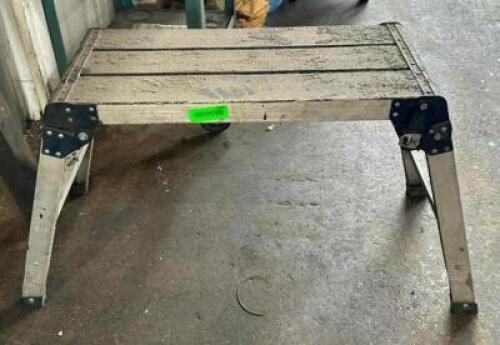 STEP LADDER