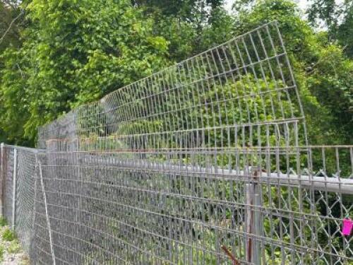 DESCRIPTION: ASSORTED PIECES OF WIRE FENCING SIZE: SEE PHOTOS LOCATION: LOT QTY: 1