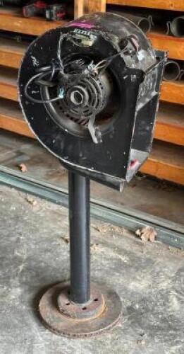 DESCRIPTION: FLOWMASTER BLOWER ON STAND INFORMATION: WORKING CONDITION UNKNOWN LOCATION: WAREHOUSE QTY: 1