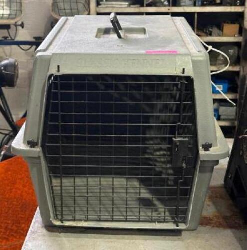 DESCRIPTION: CLASSIC KENNEL SIZE: MEDIUM SIZED LOCATION: WAREHOUSE QTY: 1