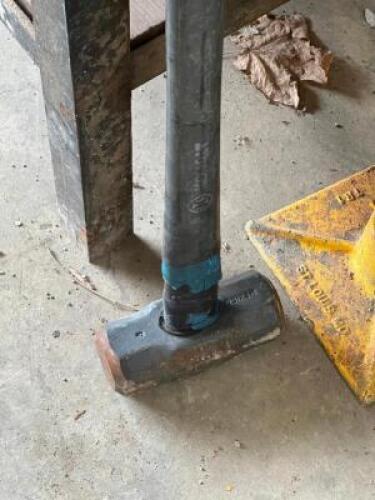 DESCRIPTION: SLEDGEHAMMER BRAND/MODEL: KOBALT LOCATION: BACK WAREHOUSE QTY: 1