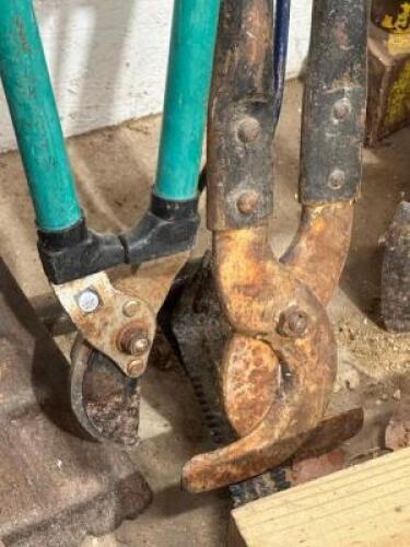 DESCRIPTION: (2) GARDEN SHEARS LOCATION: BACK WAREHOUSE QTY: 2