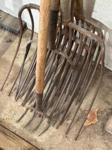 DESCRIPTION: (6) ASSORTED PITCHFORKS LOCATION: BACK WAREHOUSE QTY: 6