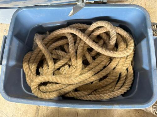 DESCRIPTION: BIN OF THICK ROPE LOCATION: BACK WAREHOUSE QTY: 1
