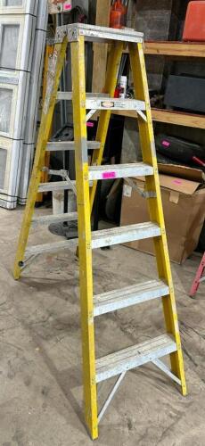 DESCRIPTION: 6' STEP LADDER LOCATION: BACK WAREHOUSE QTY: 1