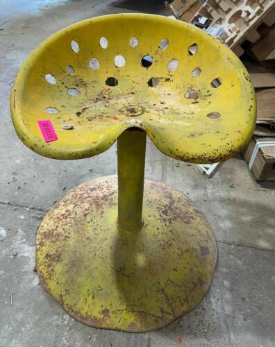 DESCRIPTION: METAL STOOL SIZE: 20" TALL LOCATION: BACK WAREHOUSE QTY: 1